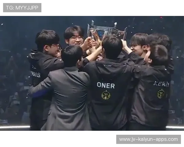 T1史无前例英雄联盟S赛三连冠，Faker六冠加冕，英雄联盟s3冠军比赛视频