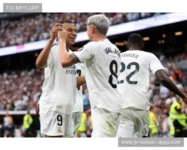 世界杯姆巴佩助攻脚后跟传球堪称艺术